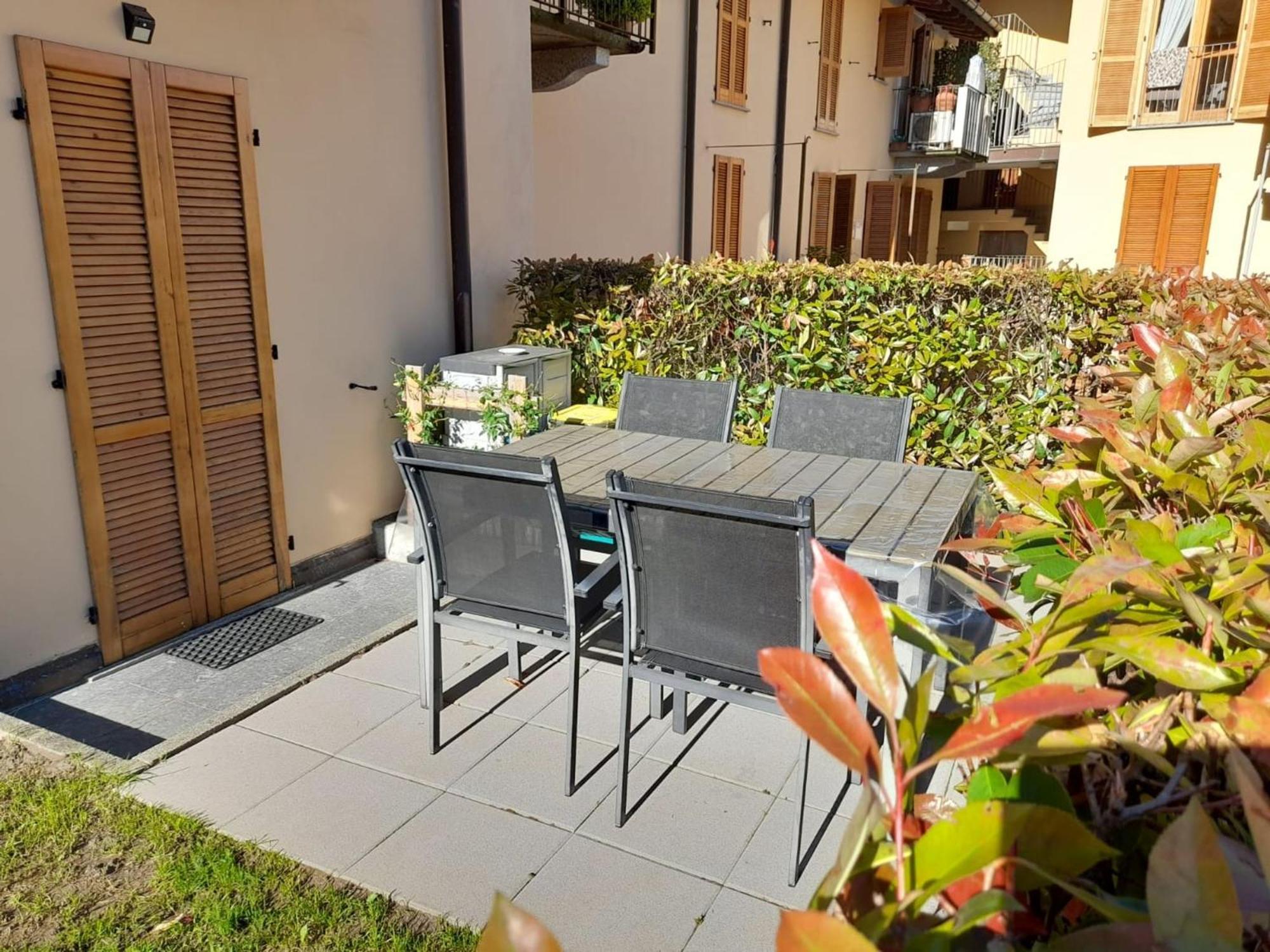 Marco Apartment - Holiday Apartment Luino Exterior foto